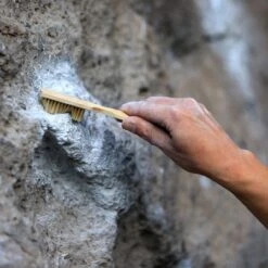 Metolius Bamboo Boar's Hair Brush -Climbing Equipment Bamboo Boars Hair Brush brushing rsz 14130.1645814159