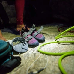 Black Diamond Momentum - Women's -Climbing Equipment adam c 20170313 4965 19358.1626822354