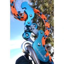 Akimbo 15 Akimbo -Climbing Equipment akimbo in use2 74320.1653335530