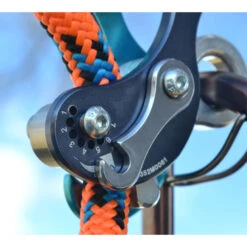 Akimbo 17 Akimbo -Climbing Equipment akimbo in use3 70008.1653335531